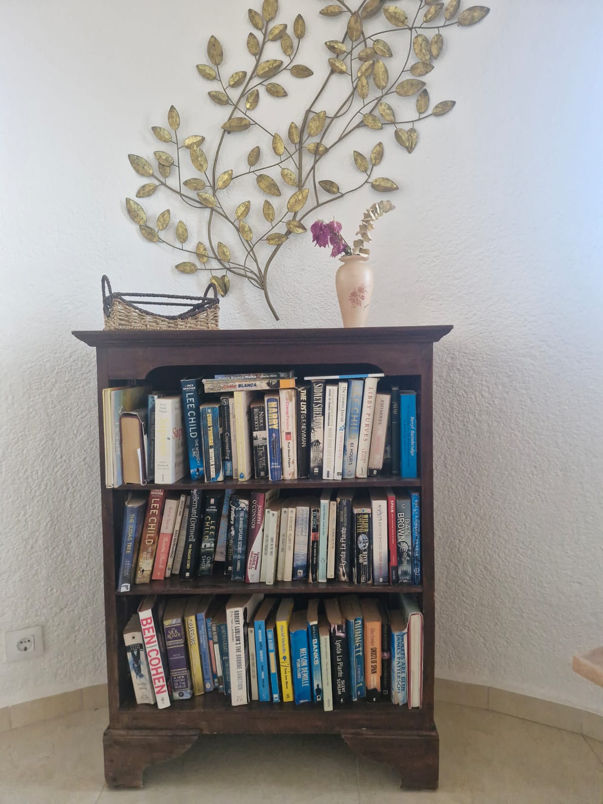 Bookshelf with holiday reads